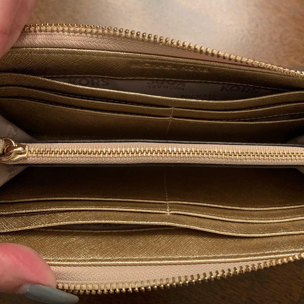 Wallet - Picture 2 of 4
